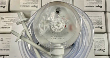 Dwyer ADPS-03-2-N-C – Differential Pressure Switch for Cleanrooms & Hospitals